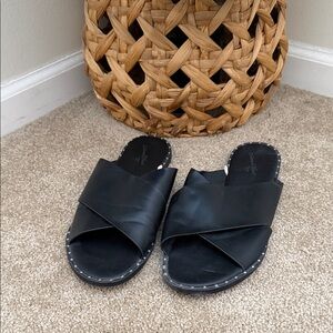 Universal Thread Black Slide Sandals